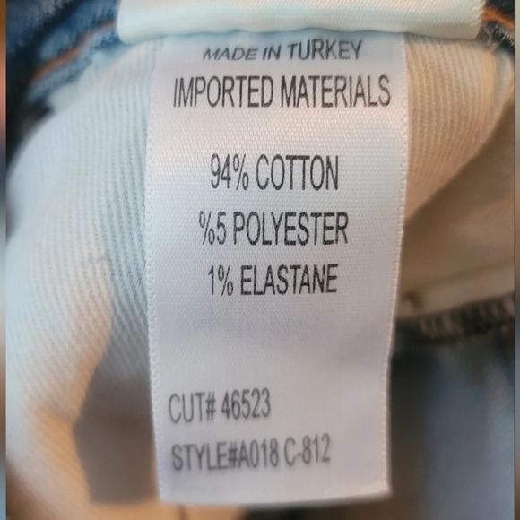 AGOLDE Sophie Crop Jean With Chewed Hem and Waistband - Picture 5 of 5